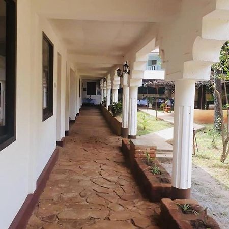 Готель Mama Pierina Restaurant And Annex Morogoro Екстер'єр фото