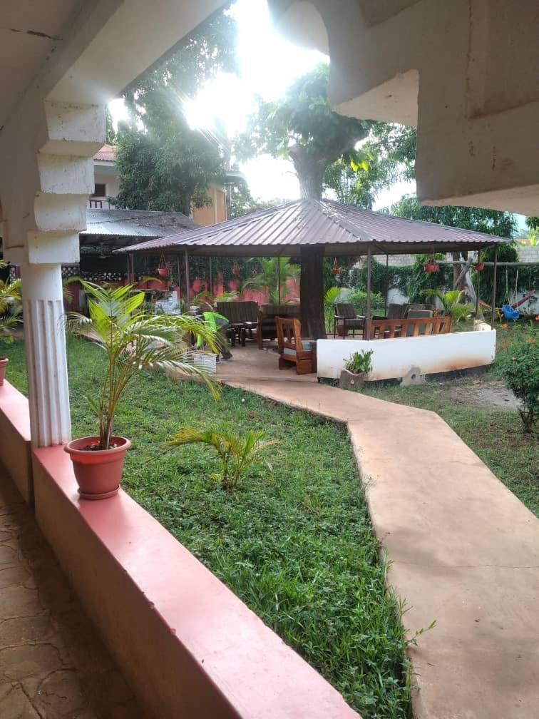 Готель Mama Pierina Restaurant And Annex Morogoro Екстер'єр фото