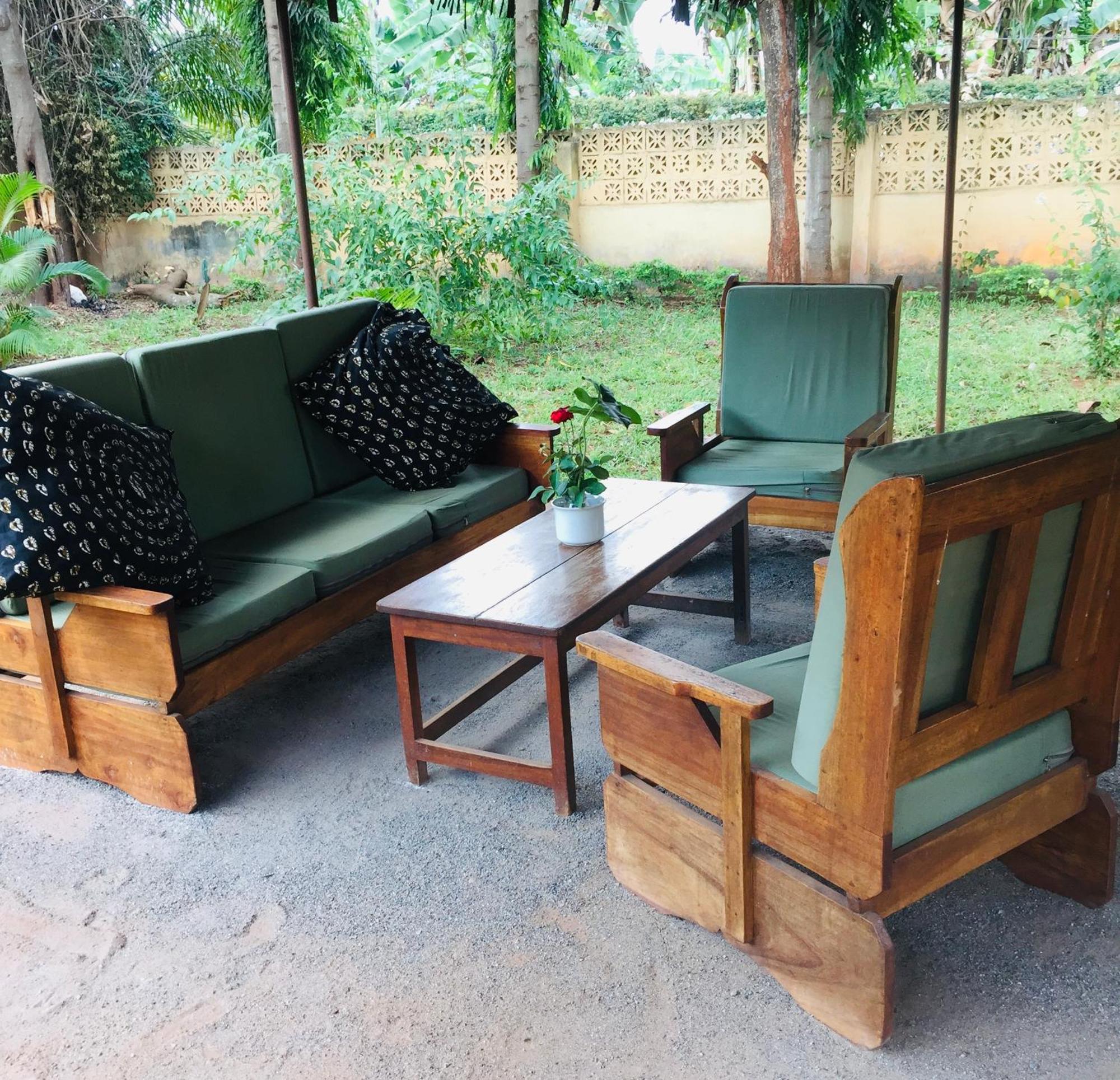 Готель Mama Pierina Restaurant And Annex Morogoro Екстер'єр фото