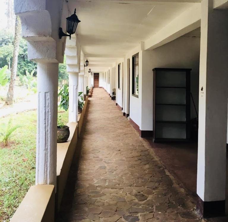 Готель Mama Pierina Restaurant And Annex Morogoro Екстер'єр фото